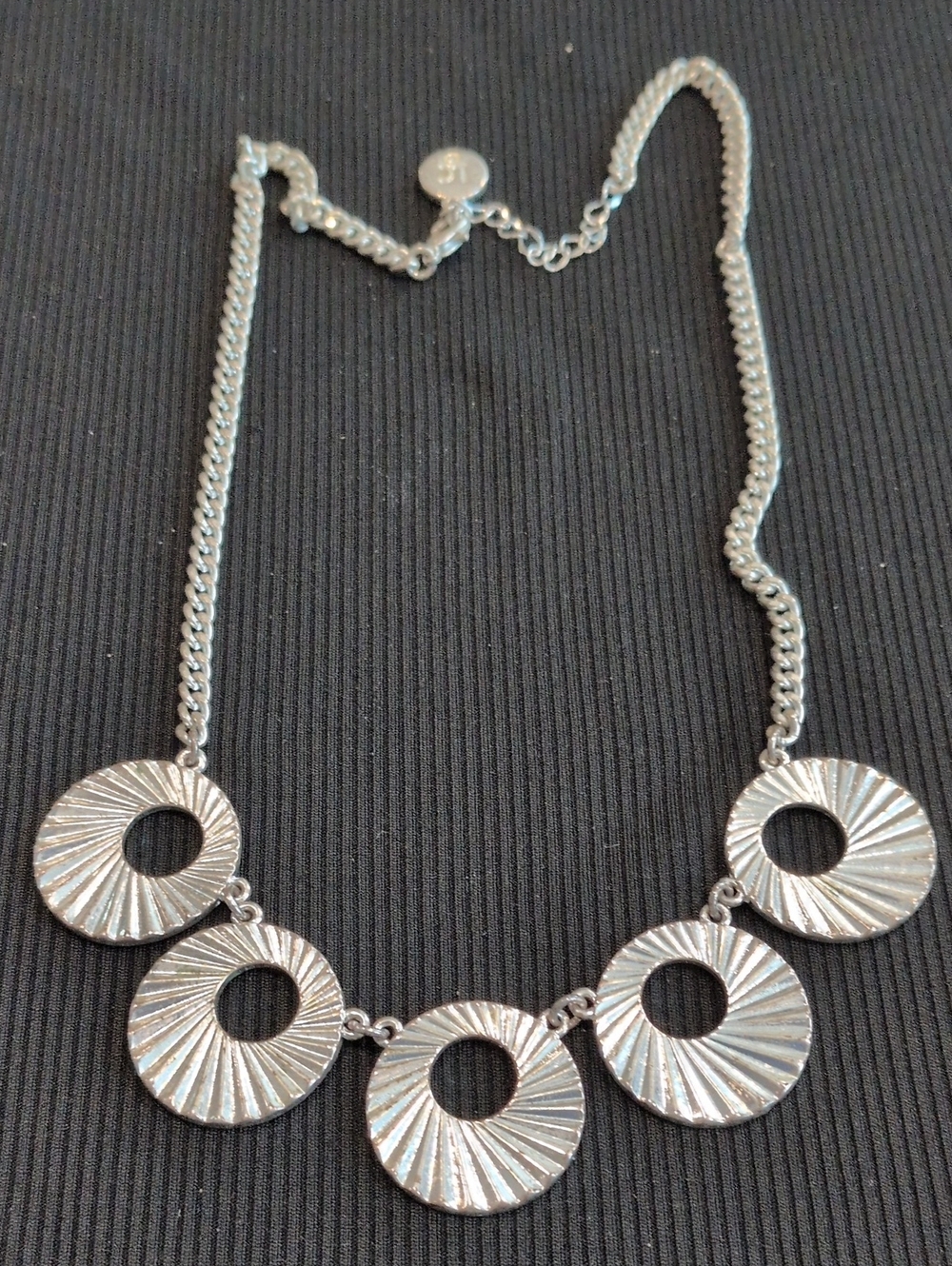 Liz Claiborne Silver Tone Circle Link Necklace10" - Women Jewelry Vintage 1976s